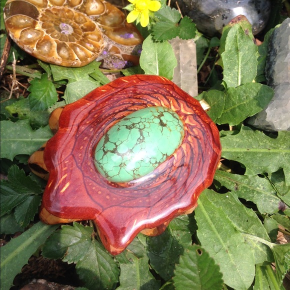 Spiderweb Turquoise Third Eye Pinecone - Picture 2 of 3